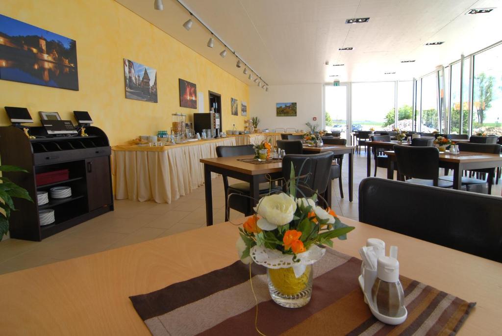 Hotel Frankenhöhe Aurach Exteriör bild