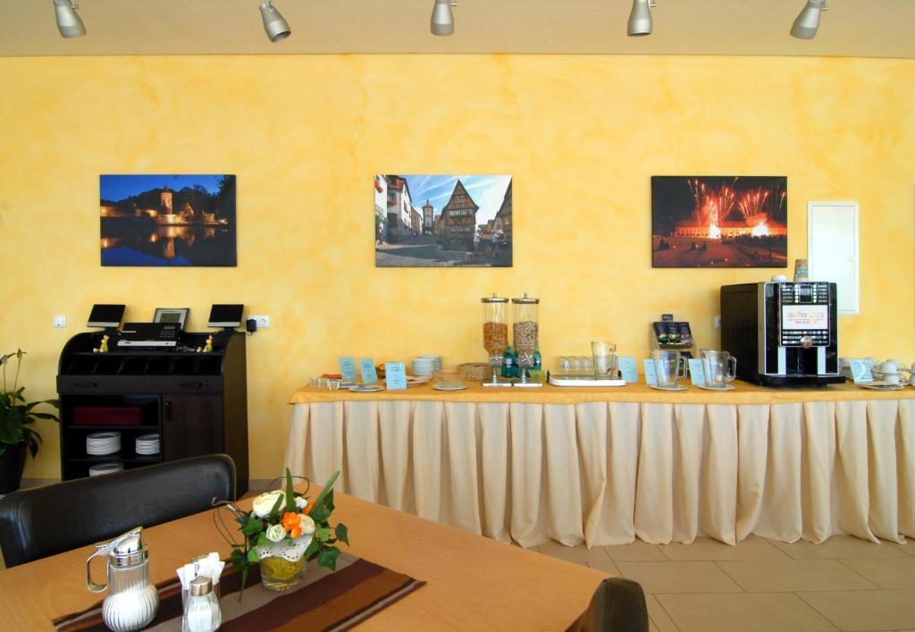 Hotel Frankenhöhe Aurach Exteriör bild